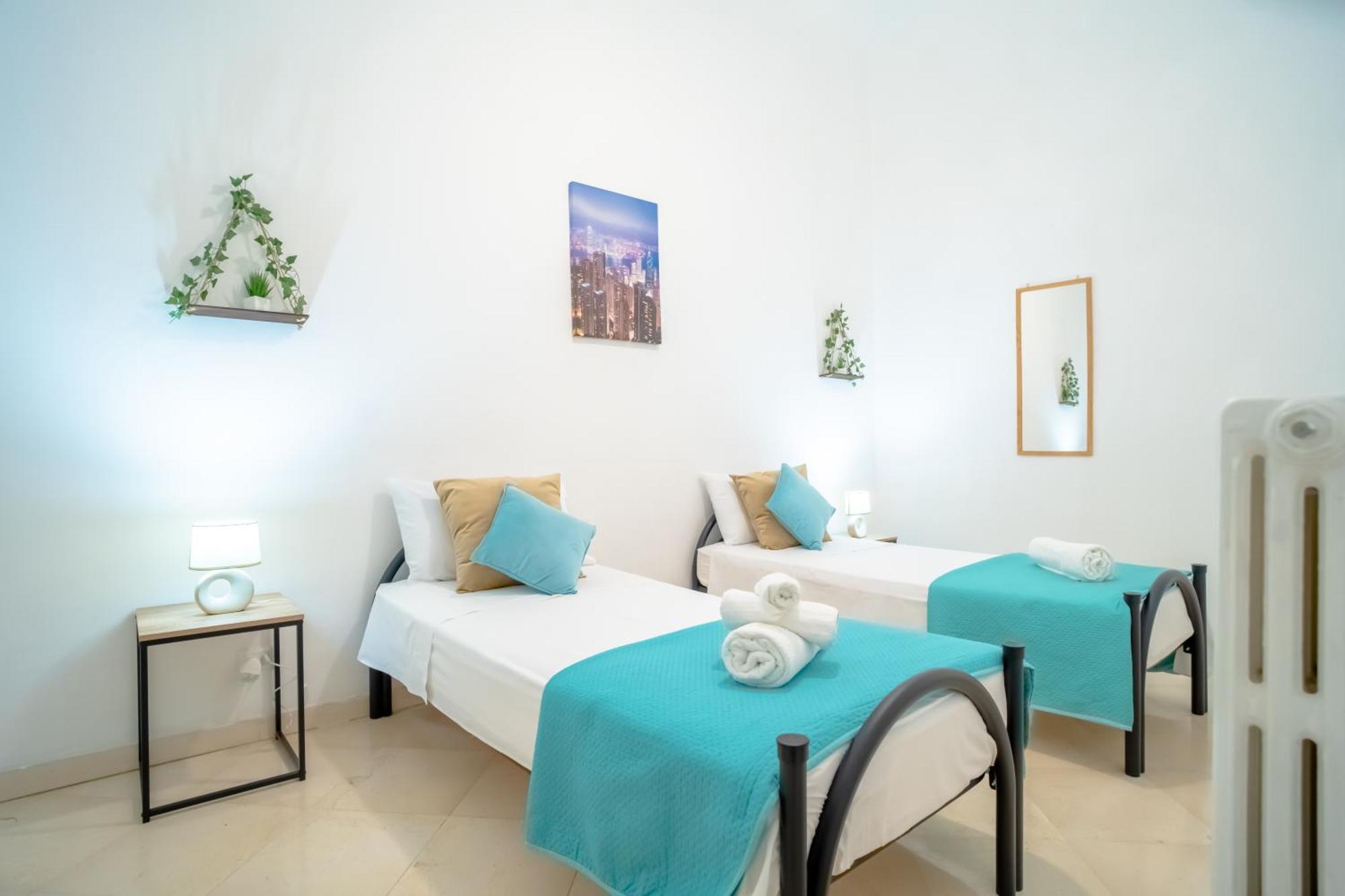 Dimora Dante 310 Apartment Bari Bagian luar foto