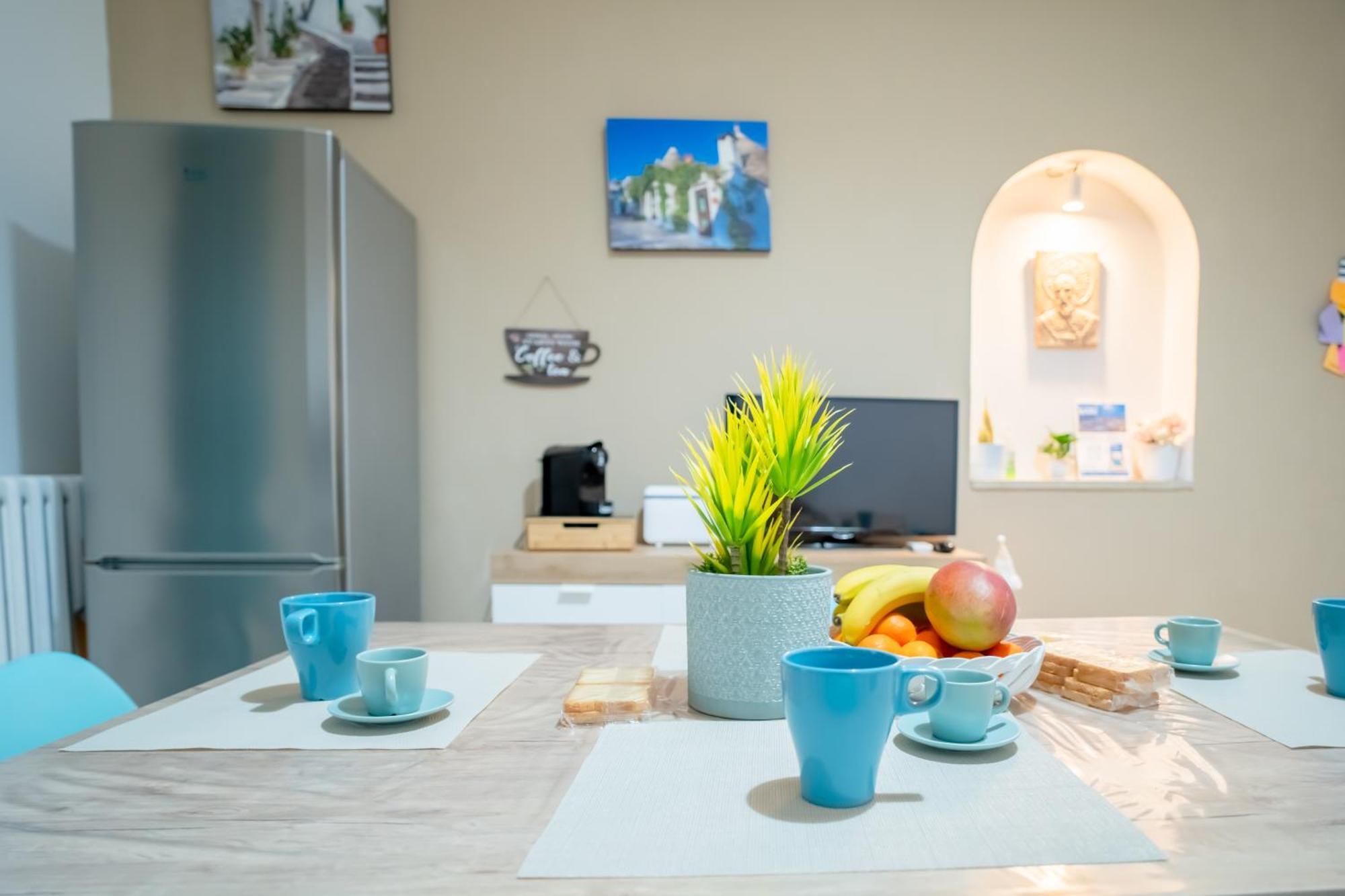 Dimora Dante 310 Apartment Bari Bagian luar foto
