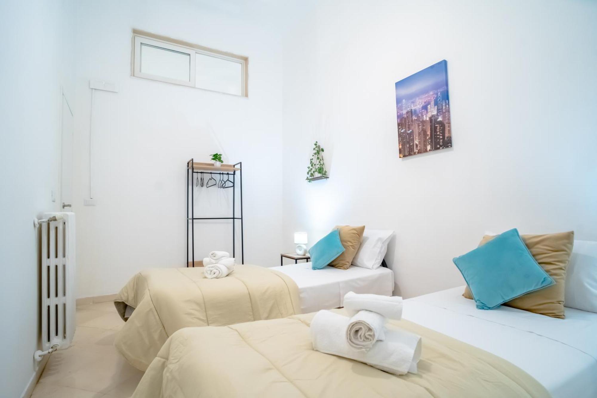 Dimora Dante 310 Apartment Bari Bagian luar foto