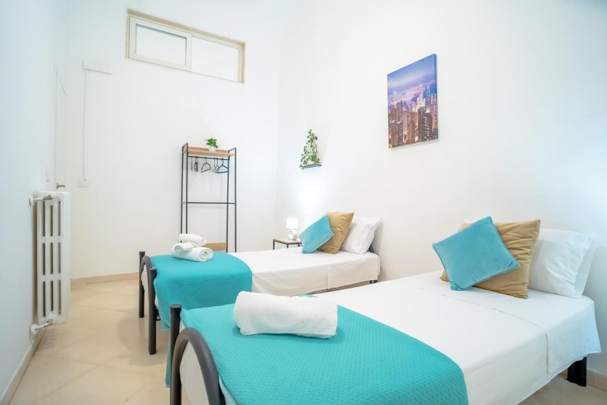 Dimora Dante 310 Apartment Bari Bagian luar foto