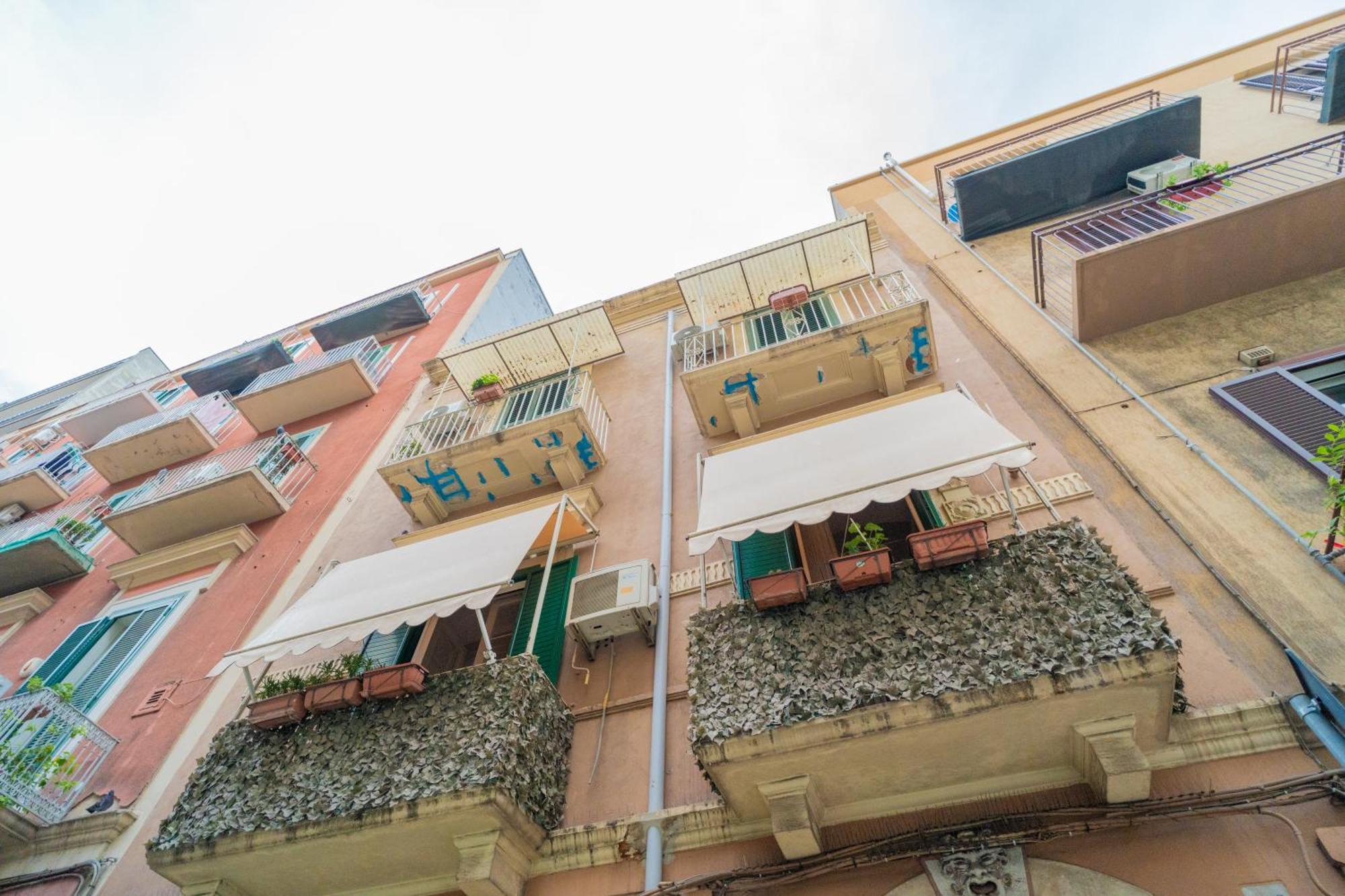 Dimora Dante 310 Apartment Bari Bagian luar foto