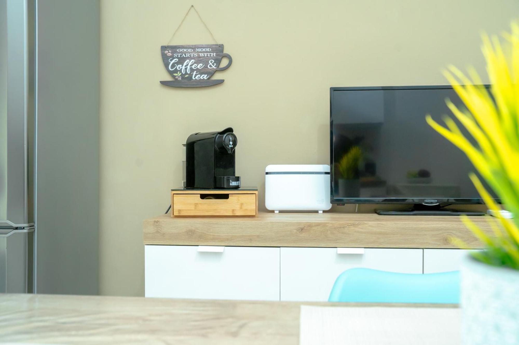 Dimora Dante 310 Apartment Bari Bagian luar foto