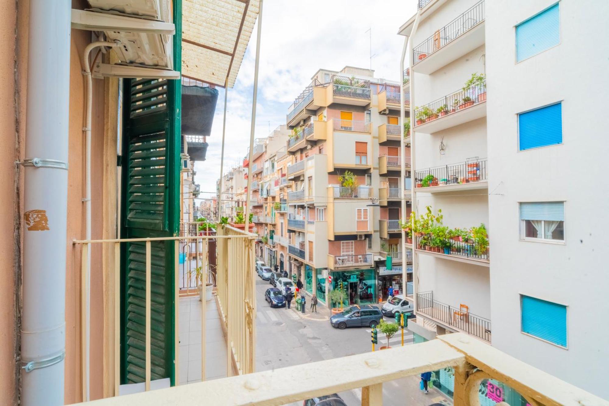 Dimora Dante 310 Apartment Bari Bagian luar foto